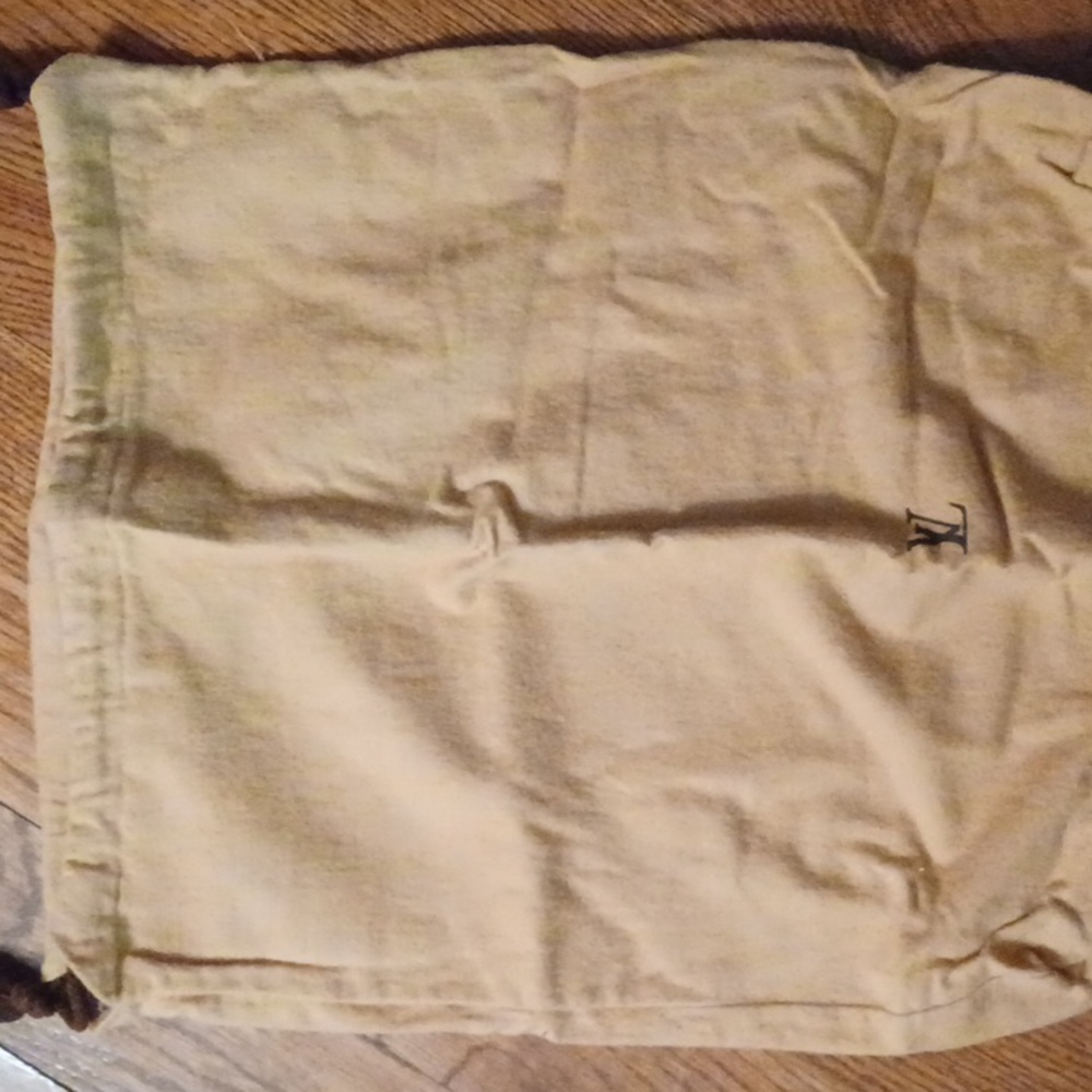 LV MONOGRAM SPEEDY 40. As Is. Authentic. Sales are final. LV Dustbag included - Picture 4 of 9